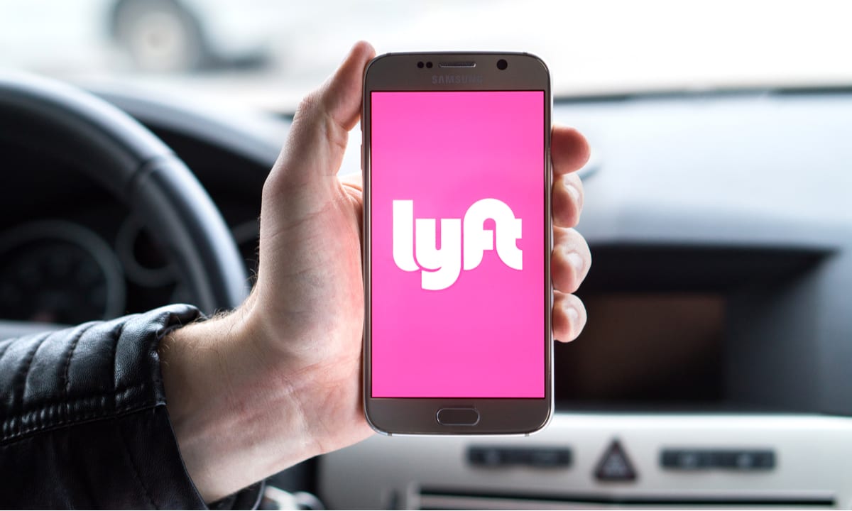 Lyft to slow hiring, assess budget cuts