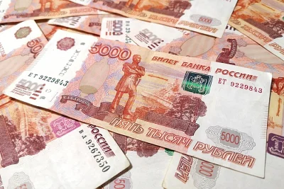 Russian currency soars; nears the dollar only apart by a foot