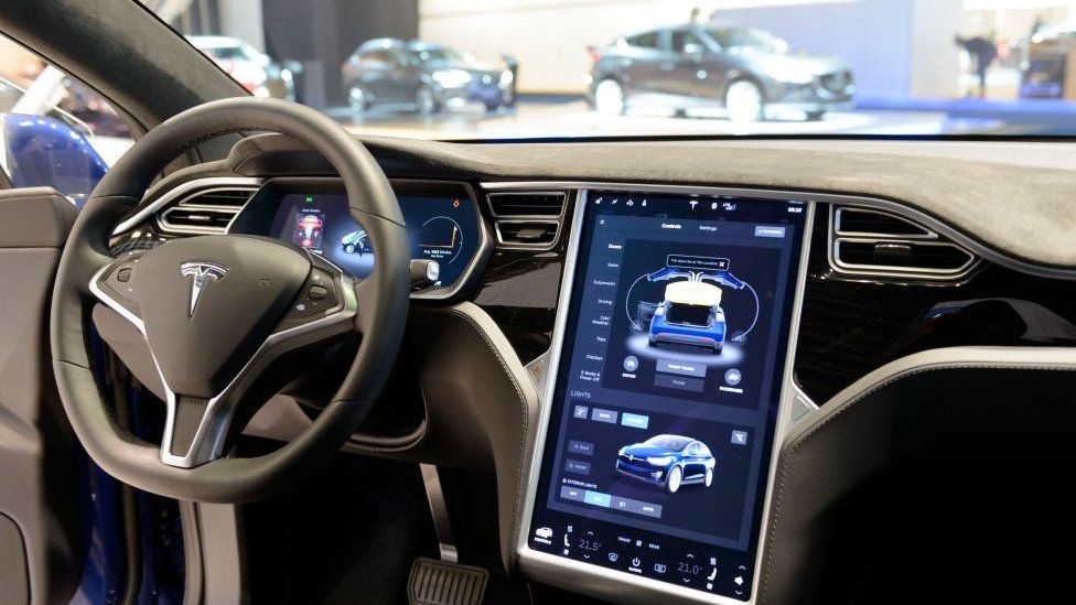 U.S. asks Tesla for information regarding in-car cam in Autopilot investigation